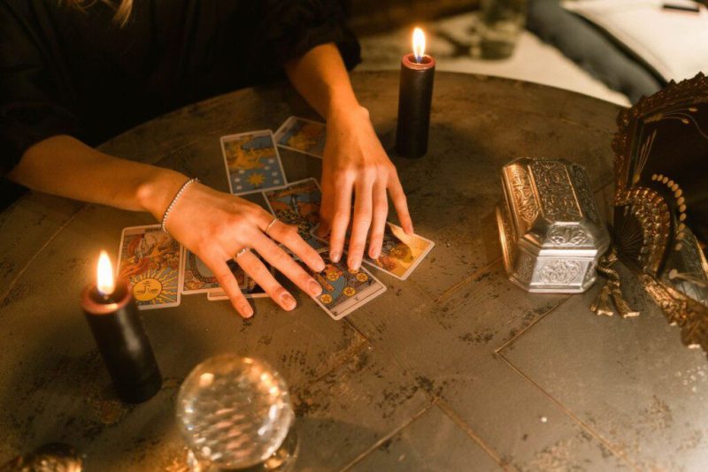 2025-05-23 Taro kortų pranašystė visiems zodiako ženklams. Skorpionas