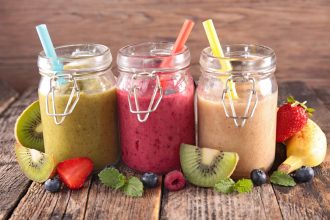 7 supermaisto produktai, kuriuos verta dėti į glotnutį: dietologų rekomendacijos
