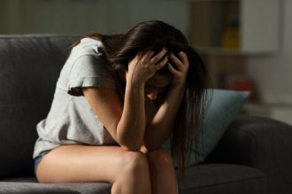 Jaučiate nuolatinį nerimą be jokios priežasties? Štai ko gali trūkti jūsų organizmui.