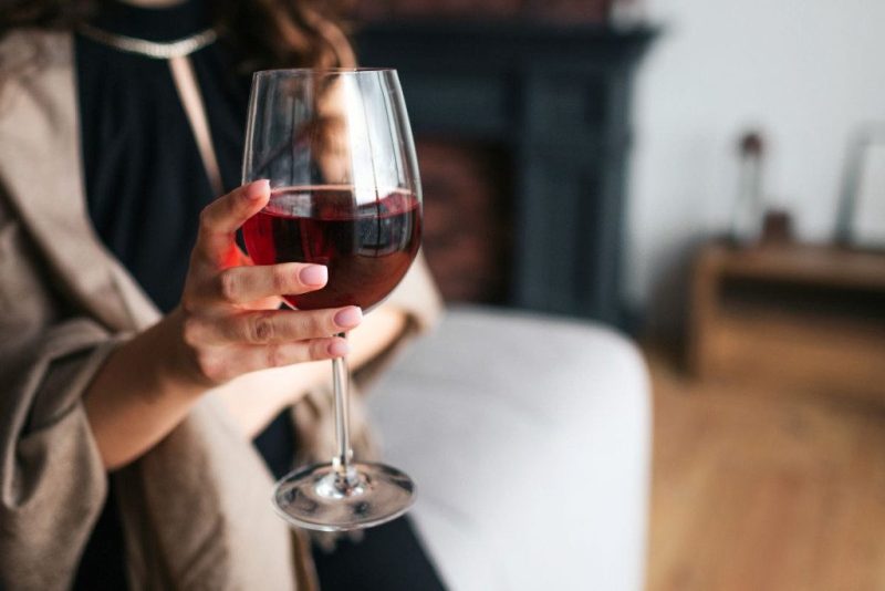 Jus ar artimuosius lydi dažnas žiovulys? Štai, ką apie tai sako specialistai. Alkoholio vartojimas prieš miegą