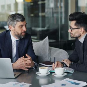 Šokiruojanti tiesa: kaip pinigai ir galia veikia vyrų savivertę?