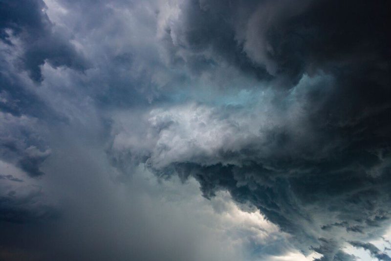 Kodėl iškrenta kruša šiltuoju metu? Aiškina sinoptikai. Kodėl iškrenta esant 30 laipsnių temperatūrai?