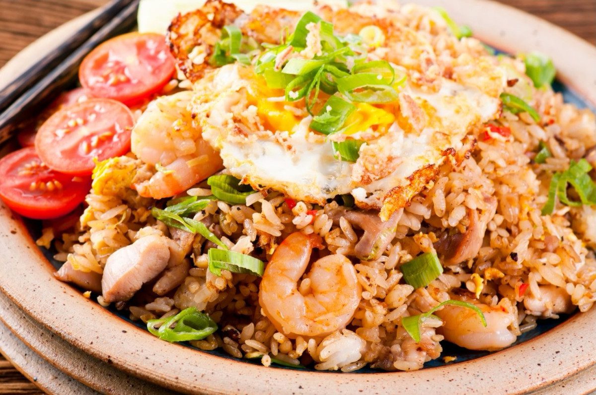 Krevečių ryžiai su keptu kiaušiniu