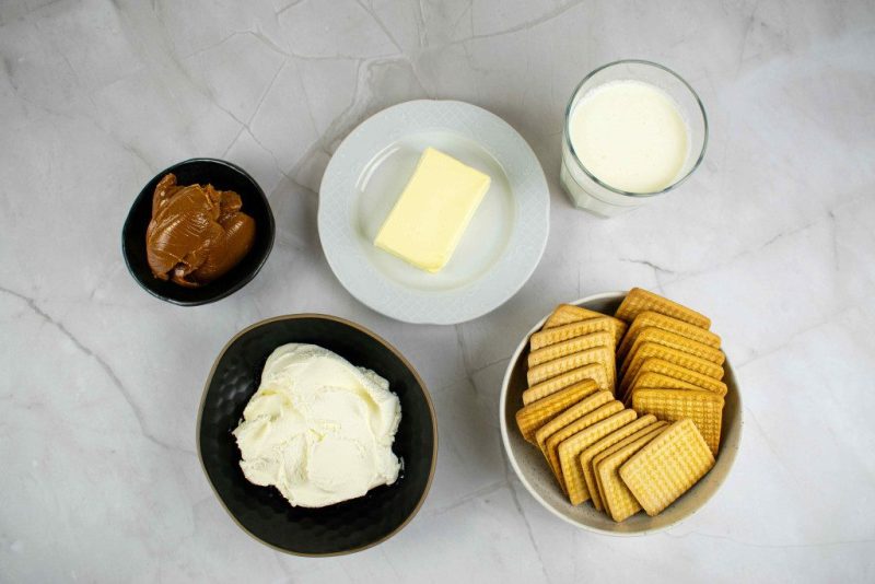 Nekepti karameliniai sūrio pyragėliai. Ingredientai