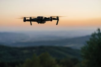 Pirmieji dronai: kada jie atsirado ir kur buvo panaudoti pirmiausiai?