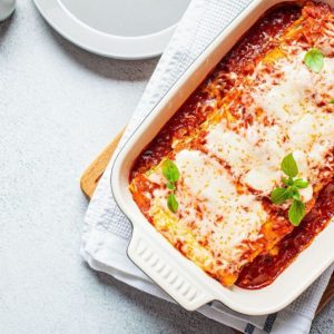 Špinatais ir rikota įdaryti cannelloni makaronai