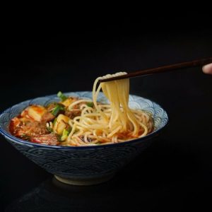 Tofu ramen su riešutų sviestu