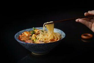 Tofu ramen su riešutų sviestu