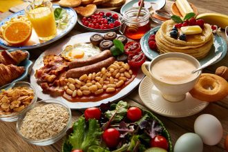 6 maisto produktai niekada neturėtumėte valgyti pusryčiams: atsako dietologai