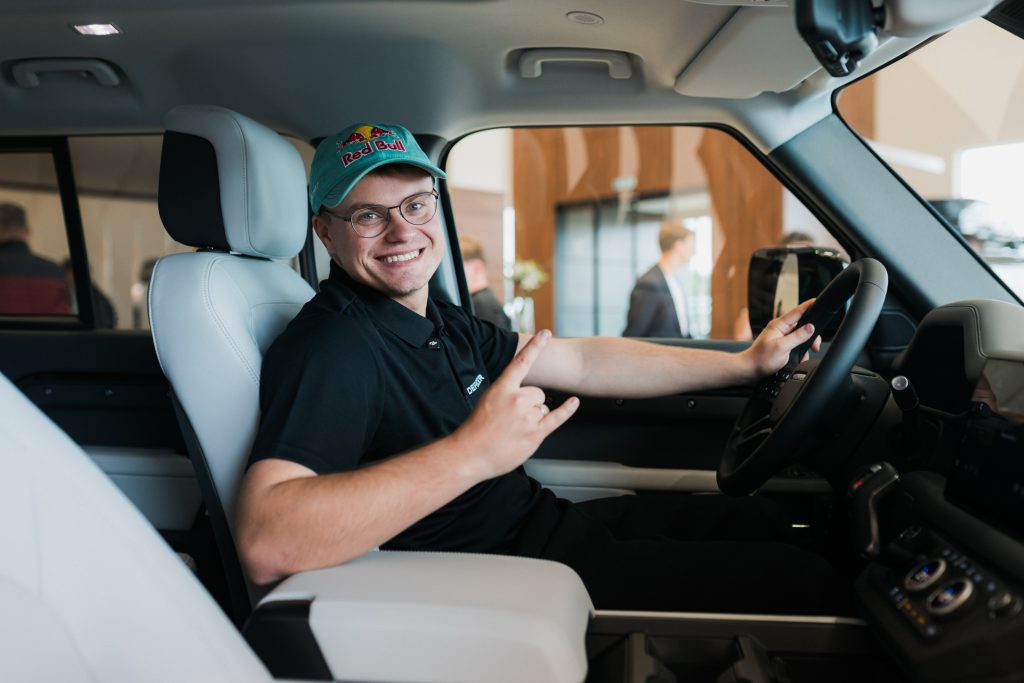 Defender perdavimas Rokui Baciuškai 4. Rokas automobilyje
