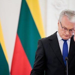 Gitanas Nausėda. Politinė reklama - "Kitokie pasikalbėjimai". Nuotraukos šaltinis: lrt.lt