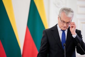 Gitanas Nausėda. Politinė reklama - "Kitokie pasikalbėjimai". Nuotraukos šaltinis: lrt.lt