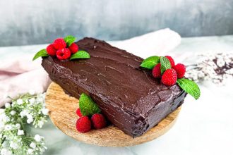 Nekeptas sausainių ir varškės tortas