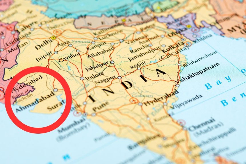 Išgyvenęs vienas iš 242: stebuklas tarp griuvėsių Indijoje