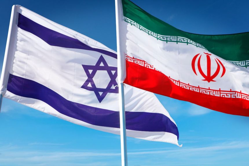 Izraelio smūgiai Iranui, žuvęs aukšto rango asmuo ir grėsmė globaliam stabilumui