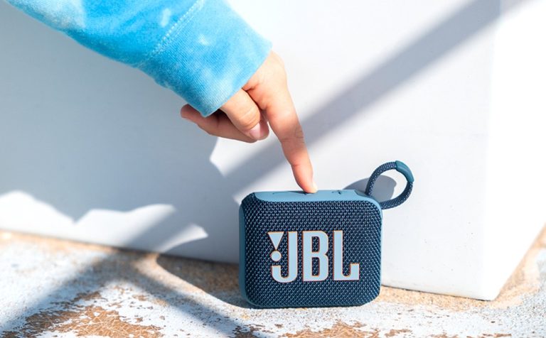 JBL nešiojama kolonėlė. Garsas ir baterija. Nuotraukos šaltinis: jbl.com