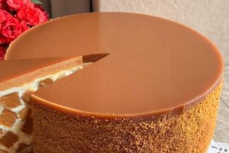 Medaus tortas su karamele receptas
