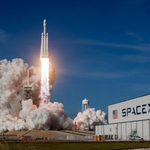 Musko fiasko: sprogo SpaceX raketa net nespėjusi pakilti (video)