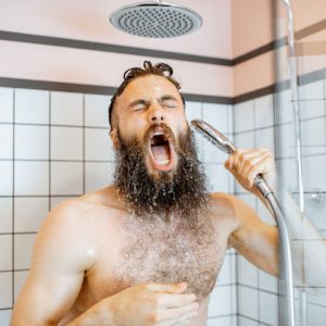 Šaltas dušas – greitas kelias į geresnę savijautą ar madinga beprotybė