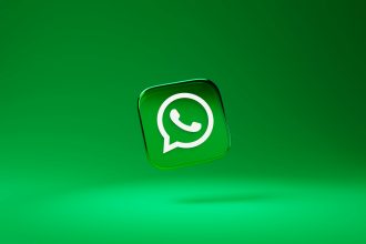 Zuckerbergas griauna kitų pažadus: ko gali tikėtis WhatsApp programėlės turėtojai?