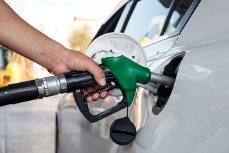 Atskleidė, kaip Izraelio ir Irano konfliktas paveiks mūsų pinigines