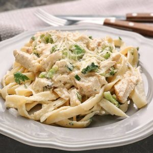 Fettuccine Alfredo makaronai – lengvai paruošiama ir gardu