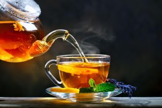 Geriausios žolelių arbatos, padedančios įveikti stresą