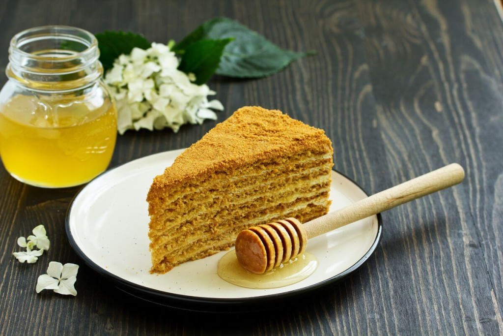 Klasikinis medaus tortas: receptas