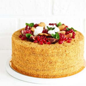 Klasikinis medaus tortas su neįprastu kremu