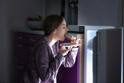 Kodėl naktį kyla alkio priepuoliai ir kaip tai įveikti?