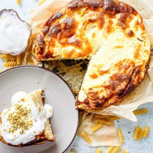 Saldus varškės apkepas su makaronais