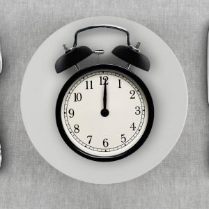 Mityba ir valgymo laikas: kodėl svarbu kada valgome?