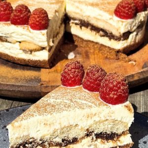 Nekeptas Tiramisu tortas su sūrio kremu