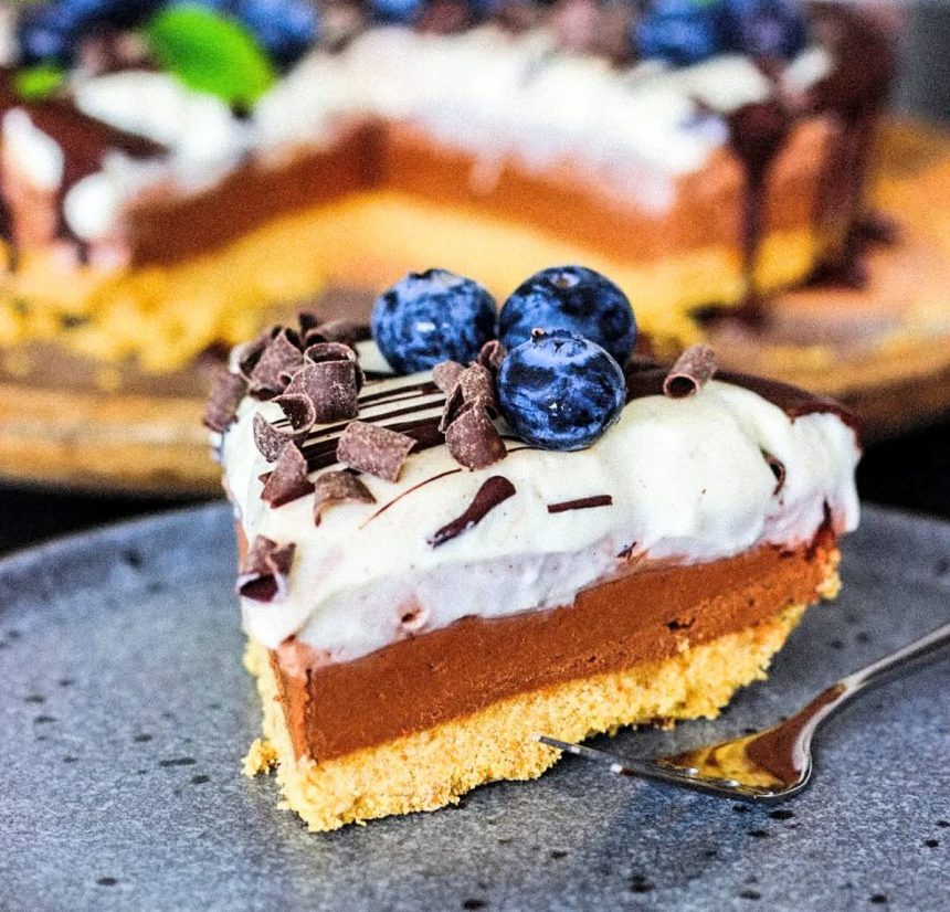 Nekeptas sūrio ir kondensuoto pieno tortas