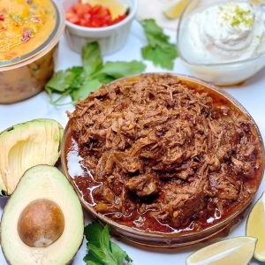 Tacos su plėšyta jautiena ir mangų salsa
