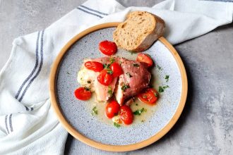 Orkaitėje kepti vištienos suktinukai su sūriu ir kumpiu