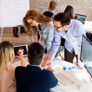4 darbo dienų savaitė: kokie privalumai ir trūkumai? Atsako specialistai