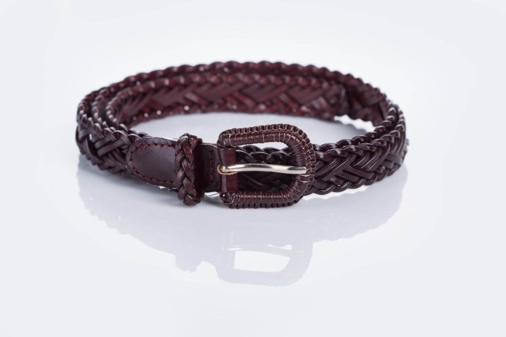 Aksesuarai suteiksiantys stiliaus ir elegancijos brandaus amžiaus moterims. Stilingas diržas