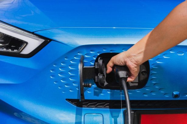 Ar elektromobiliai išties ekologiškas pasirinkimas?