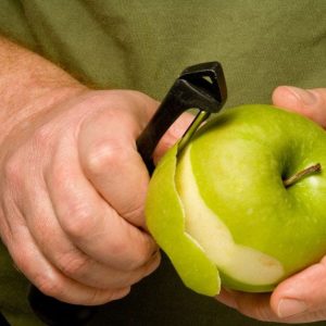 Ar verta nulupti parduotuveje pirktų obuolių žievelę?
