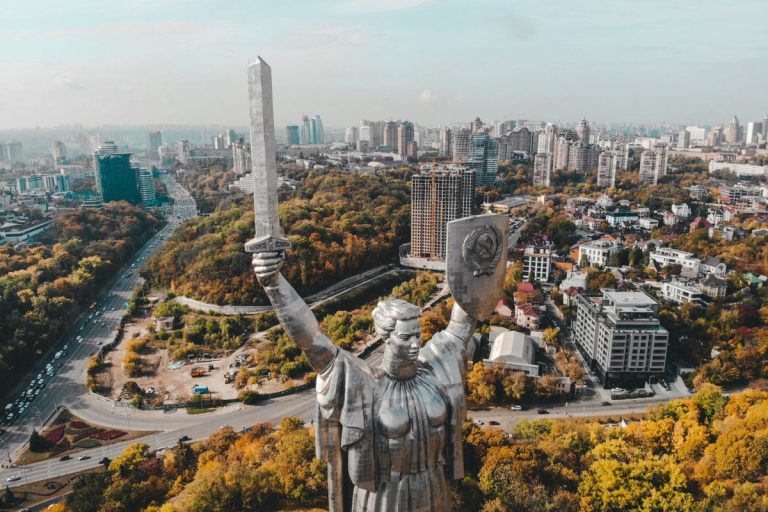 Be kruvino karo - Ukrainos kova su korupcija: tikrinama galima Rusijos įtaka NABU. Institucijų tarpusavio kovos