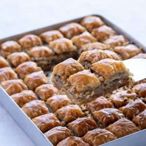 Graikinių riešutų ir medaus baklava