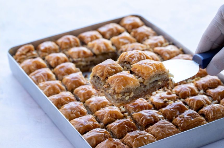 Graikinių riešutų ir medaus baklava