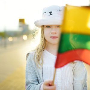 Gyveni Lietuvoje - kalbėk lietuviškai. Kodėl daugiau nebegalime nuolaidžiauti nemokantiems kalbos