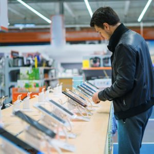 Į ką atkreipti dėmesį renkantis telefoną 2025 metais: 3 pagrindiniai kriterijai