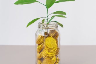 Kaip investuoti į auksą? Patarimai pradedantiesiems