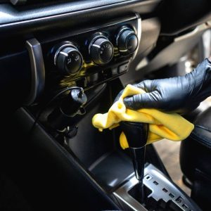 Kaip išvalyti nešvariausias vietas automobilyje. Ekspertų patarimai