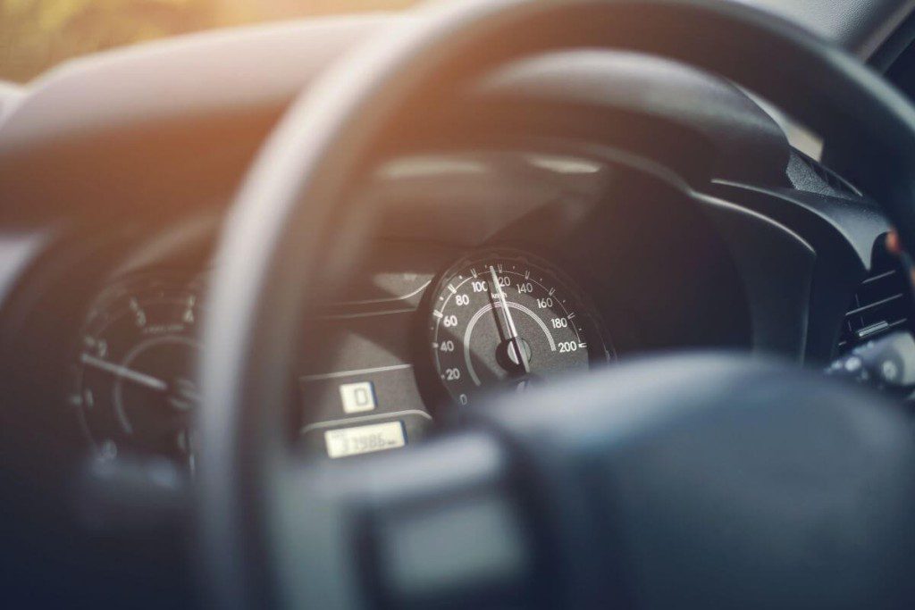 Kaip išvengti apgavysčių perkant automobilį? Ridos patikrinimas