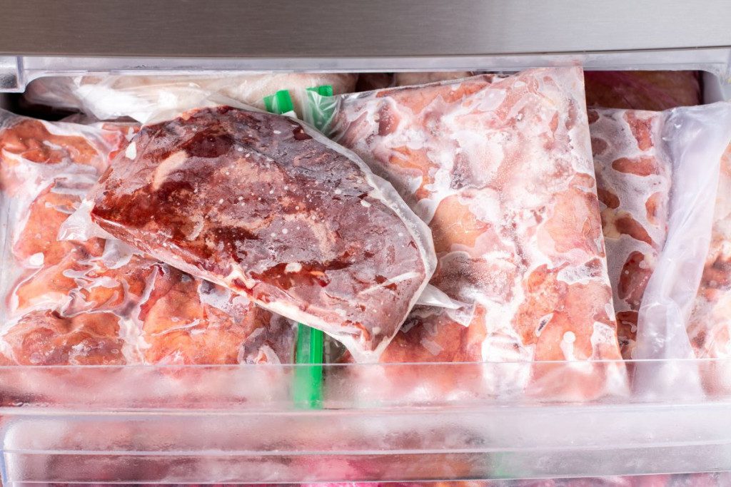 Kaip pasigaminti maisto ruošinius šaldymui. eksperimentuokite du prieskoniais ir marinatais