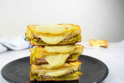 Karšti sumuštiniai su pesto padažu